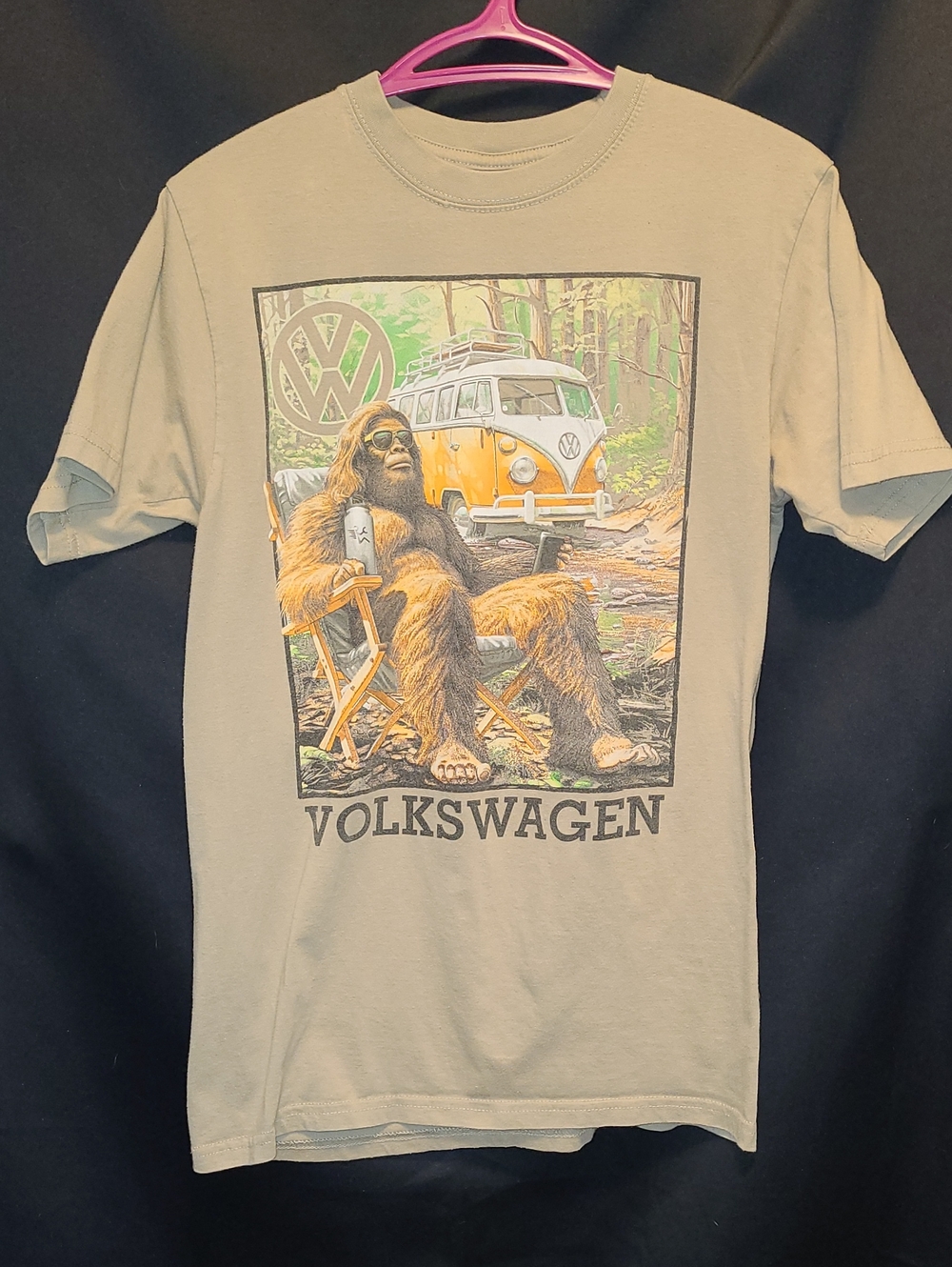 Volkswagen VW Bus Van Bigfoot Sasquatch Moss Green T-Shirt Men’s MEDIUM